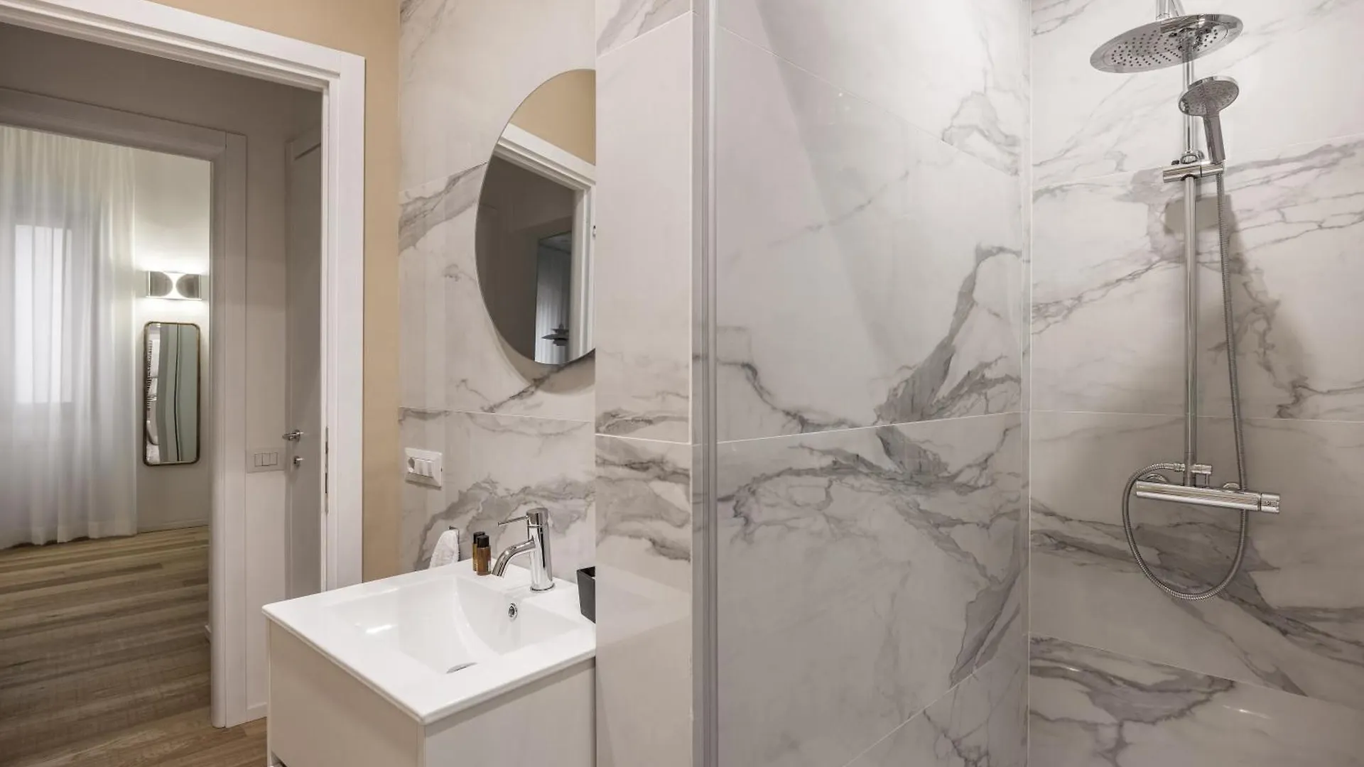 Tornabuoni Place & Dream Apartments By Mmega Florence